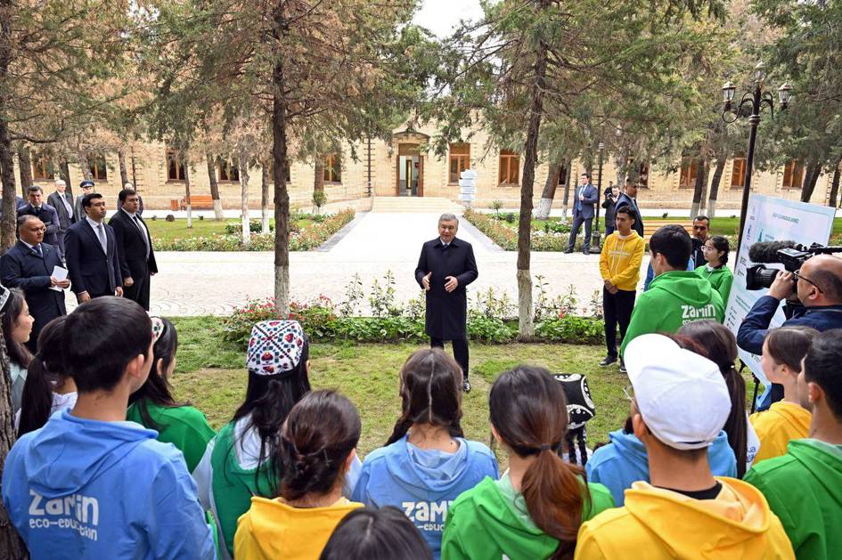 Uzbekistan’s President Mirziyoyev visits Samarkand’s Youth Creative Town and public park